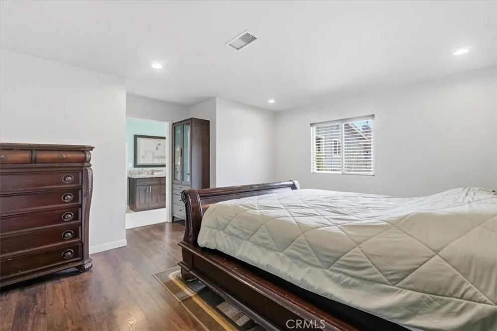 228 W Hacienda Corona, CA 92882