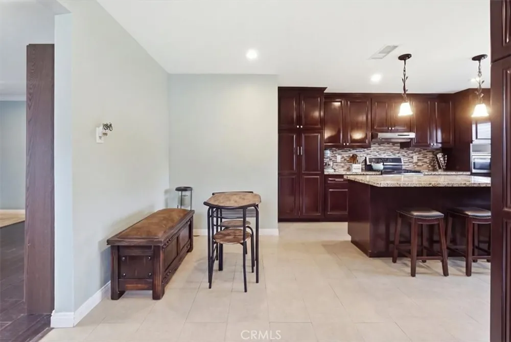 228 W Hacienda Corona, CA 92882