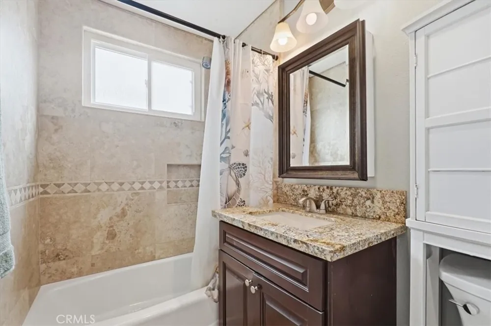 228 W Hacienda Corona, CA 92882