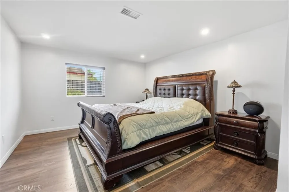 228 W Hacienda Corona, CA 92882