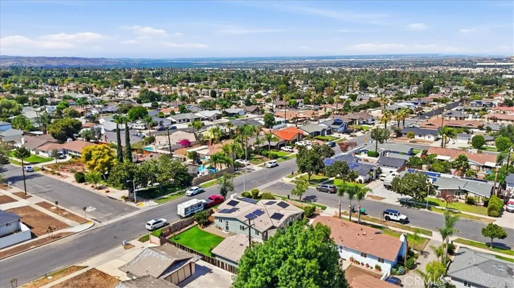 228 W Hacienda Corona, CA 92882