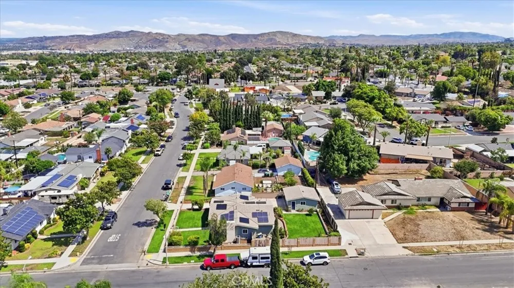 228 W Hacienda Corona, CA 92882