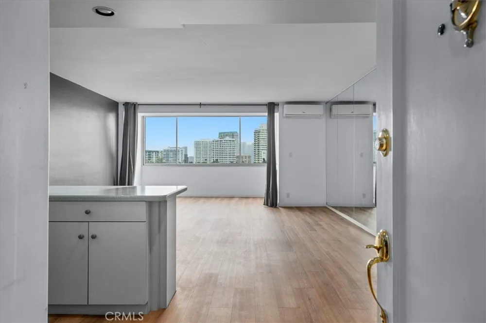 969 Hilgard Avenue #1006 Los Angeles, CA 90024