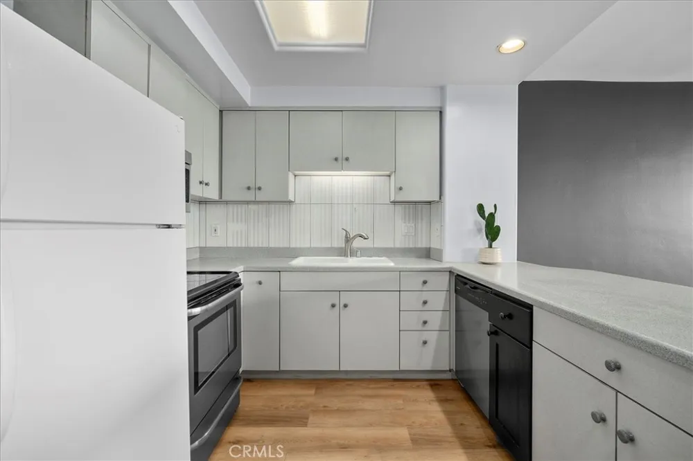 969 Hilgard Avenue #1006 Los Angeles, CA 90024