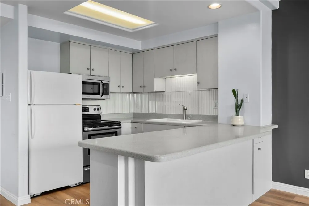 969 Hilgard Avenue #1006 Los Angeles, CA 90024