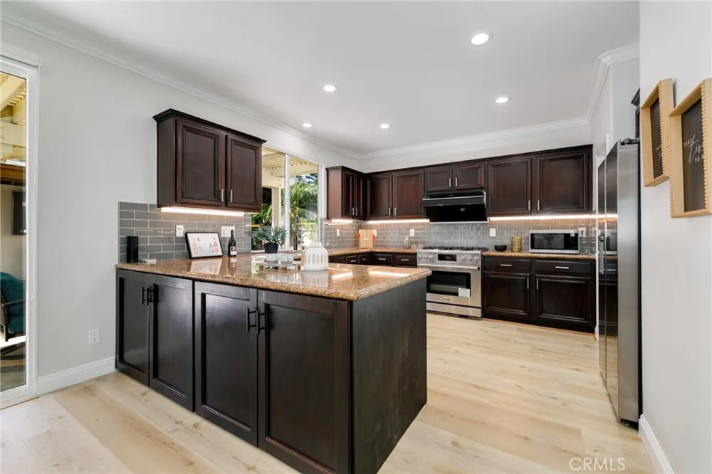 85 Quail Cyn Irvine, CA 92618