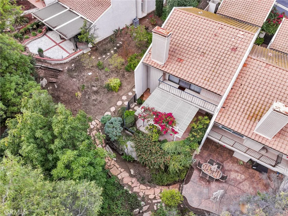 2252 El Capitan Riverside, CA 92506