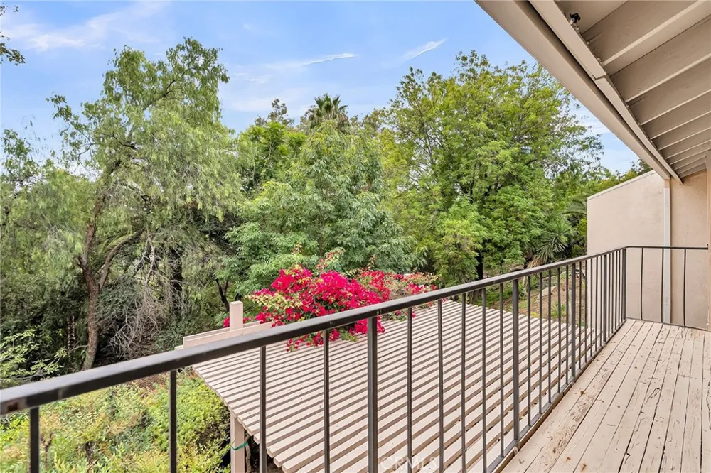2252 El Capitan Riverside, CA 92506