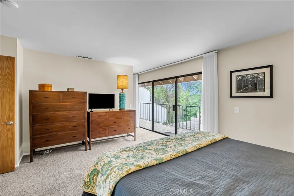 2252 El Capitan Riverside, CA 92506