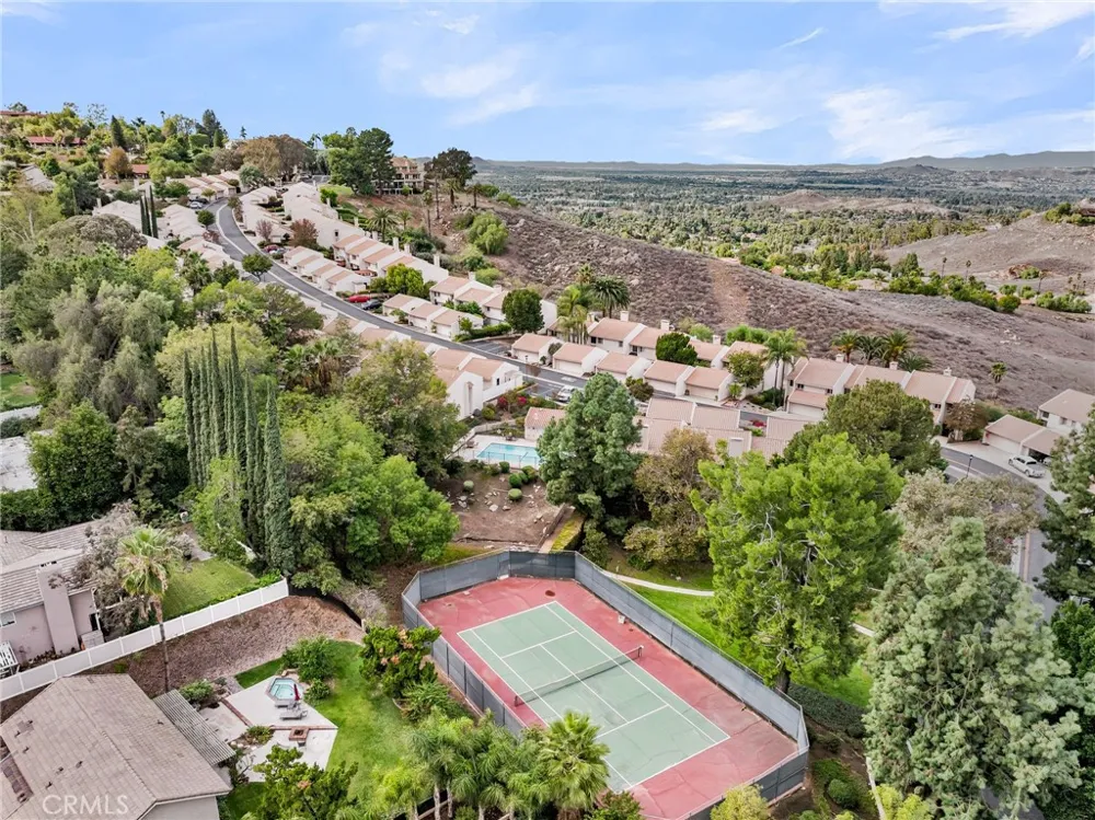 2252 El Capitan Riverside, CA 92506