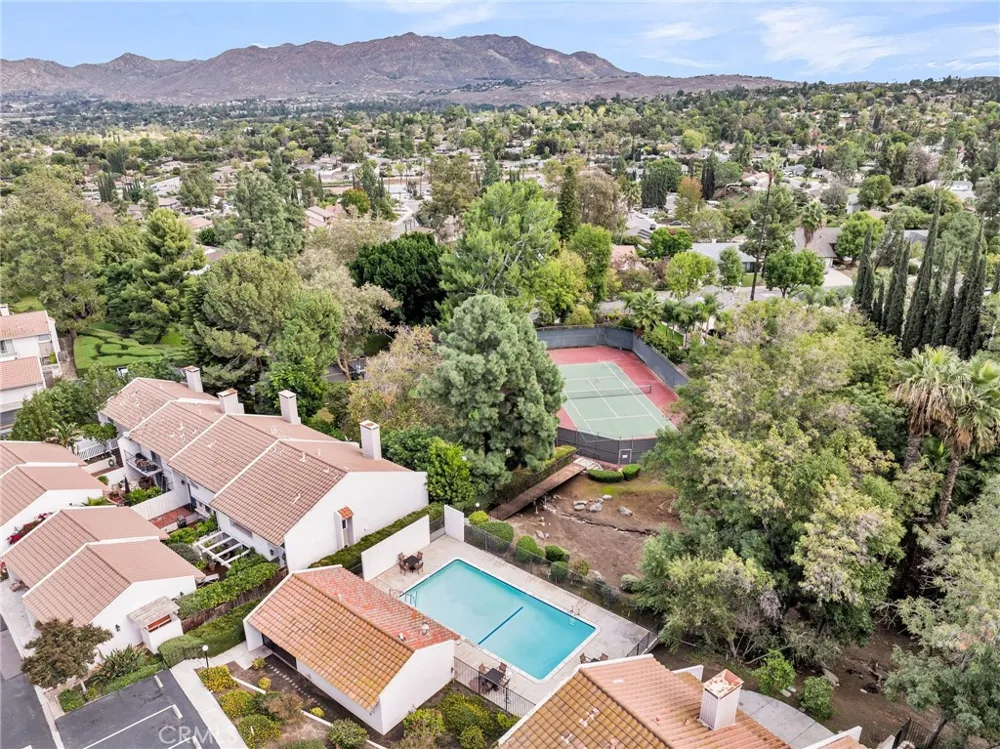 2252 El Capitan Riverside, CA 92506