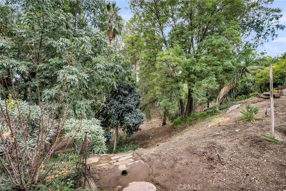 2252 El Capitan Riverside, CA 92506