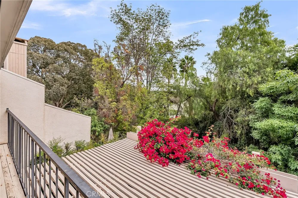 2252 El Capitan Riverside, CA 92506