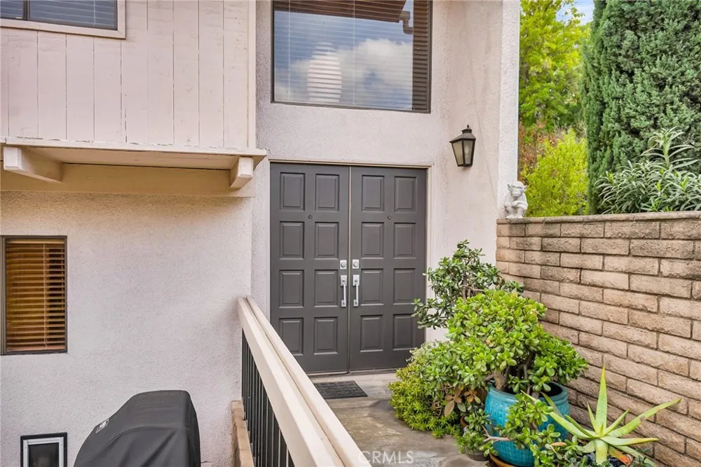 2252 El Capitan Riverside, CA 92506