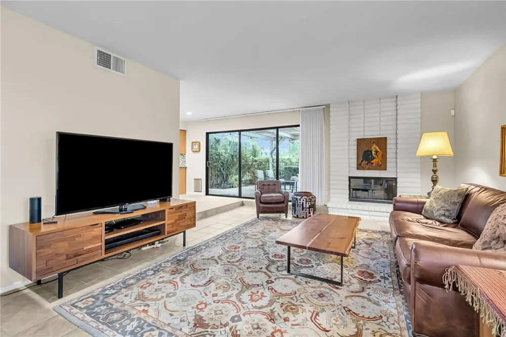 2252 El Capitan Riverside, CA 92506
