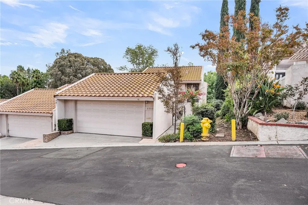 2252 El Capitan Riverside, CA 92506