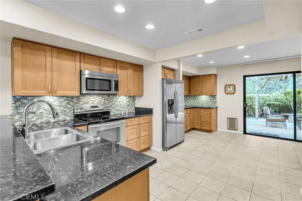 2252 El Capitan Riverside, CA 92506
