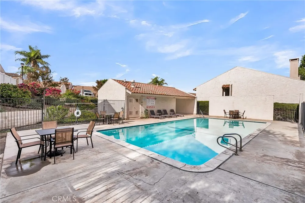 2252 El Capitan Riverside, CA 92506