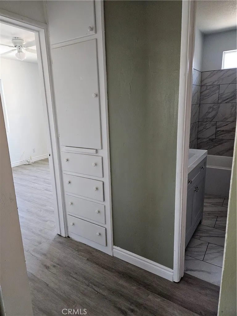 712 E Whittier Hemet, CA 92543