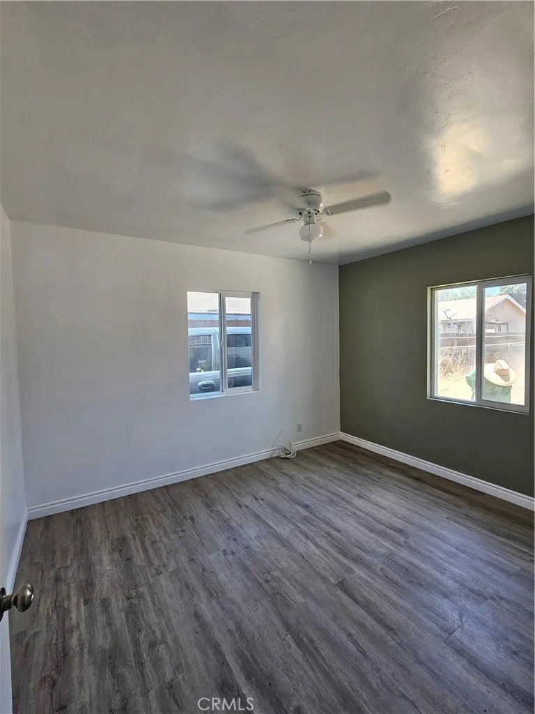 712 E Whittier Hemet, CA 92543