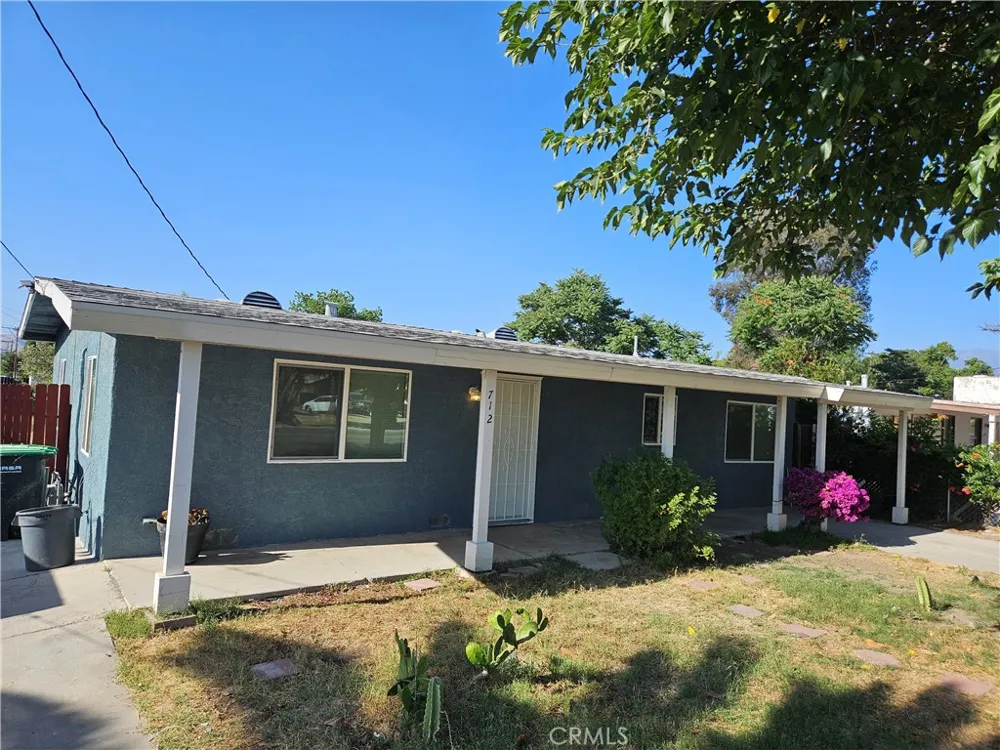 712 E Whittier Hemet, CA 92543