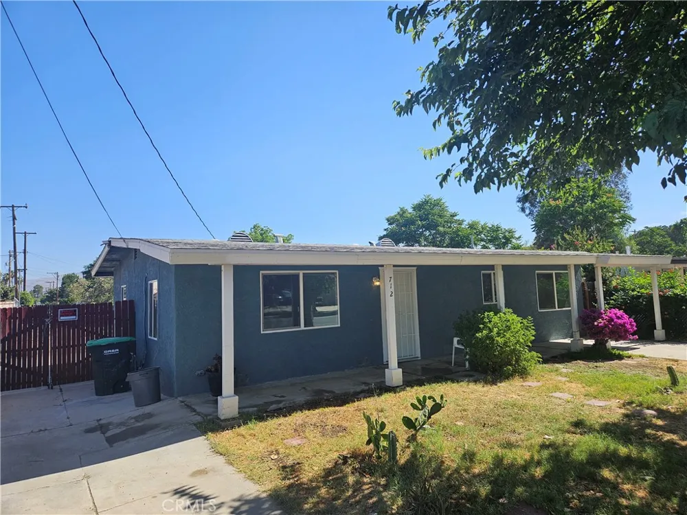 712 E Whittier Hemet, CA 92543