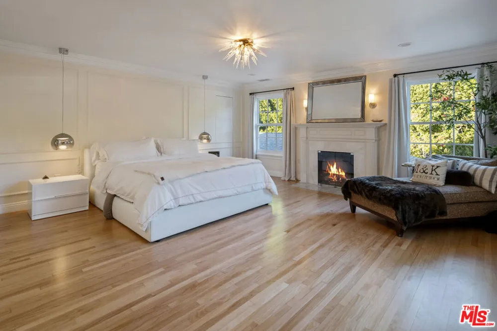 17503 Rancho Street Encino, CA 91316