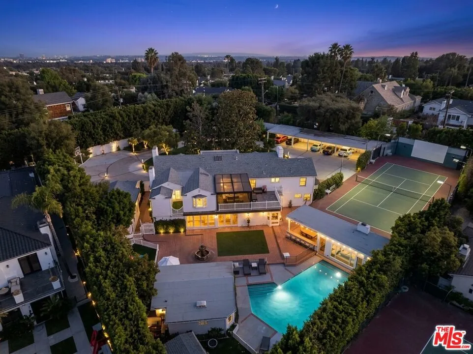 17503 Rancho Street Encino, CA 91316