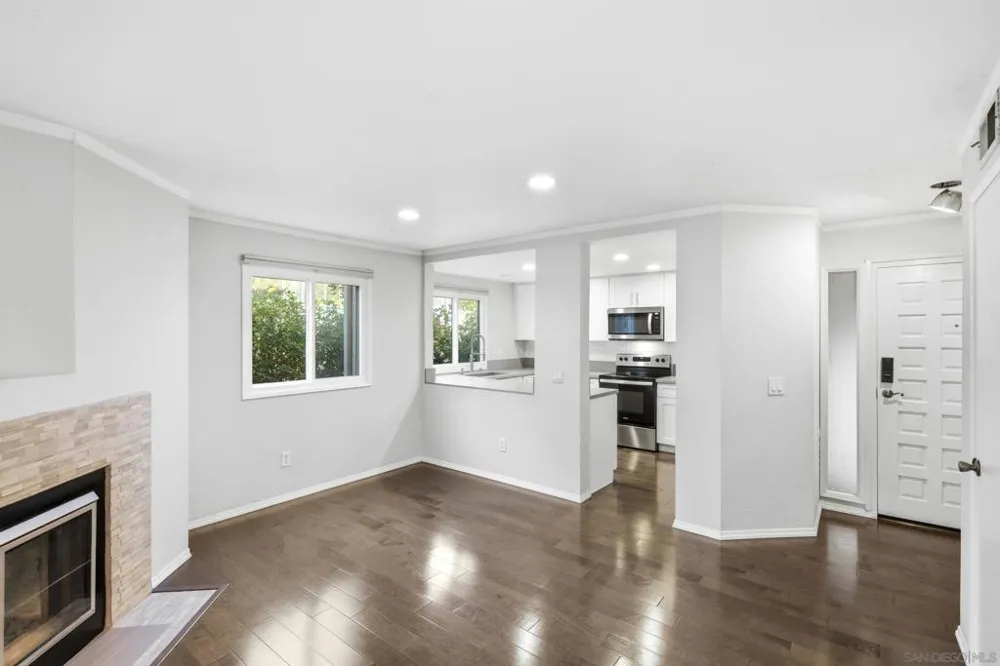 8178 Avenida Navidad #12 San Diego, CA 92122