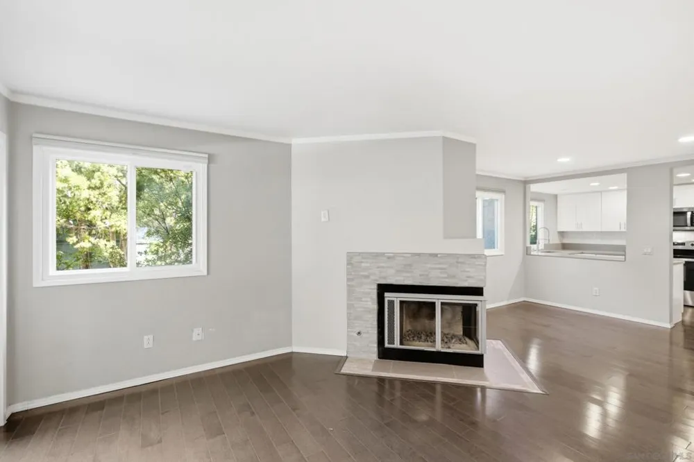 8178 Avenida Navidad #12 San Diego, CA 92122