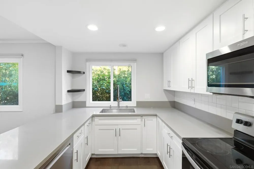 8178 Avenida Navidad #12 San Diego, CA 92122