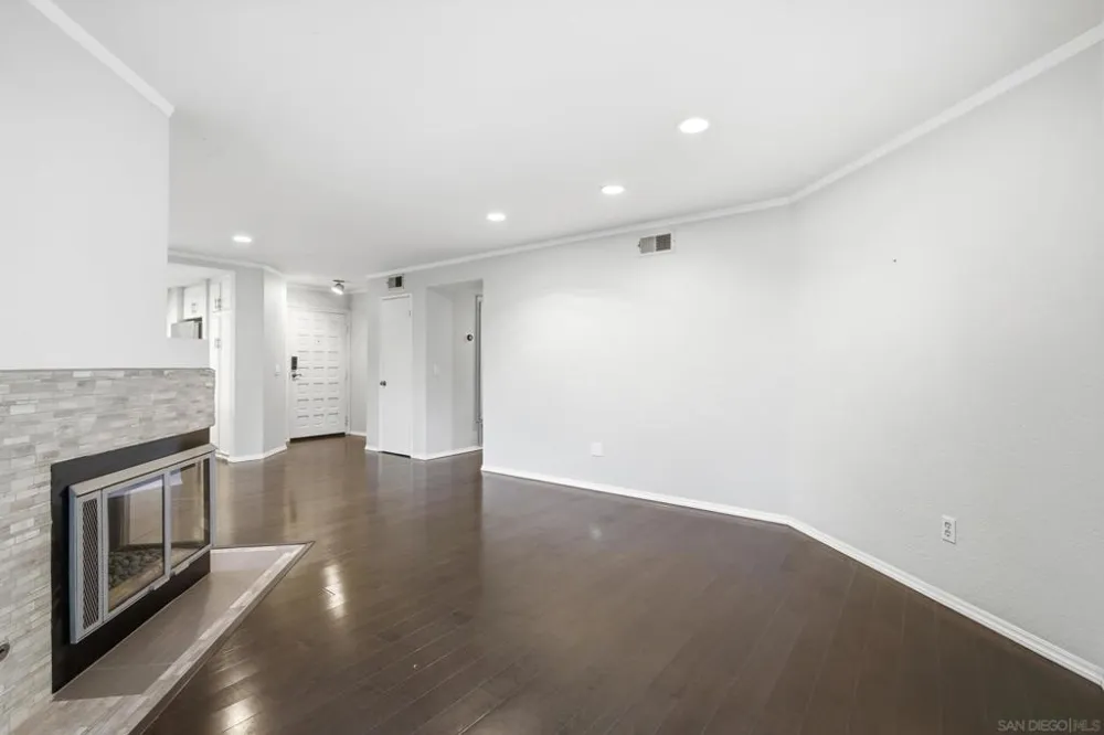 8178 Avenida Navidad #12 San Diego, CA 92122