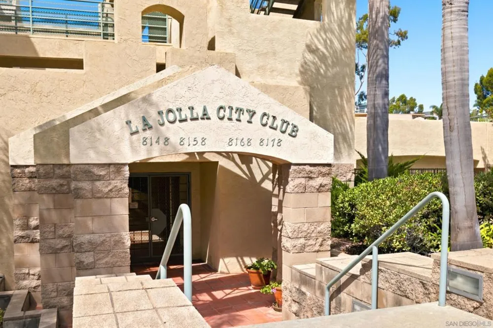 8178 Avenida Navidad #12 San Diego, CA 92122