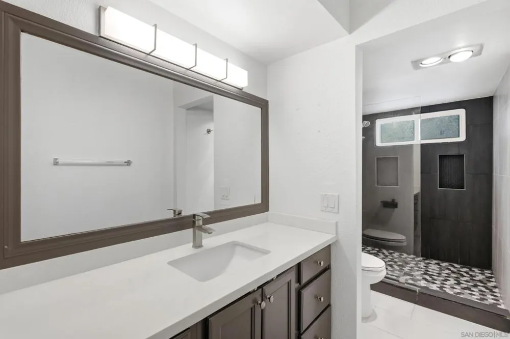 8178 Avenida Navidad #12 San Diego, CA 92122