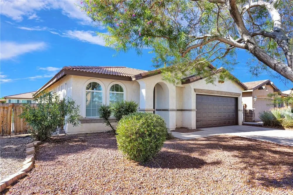 12383 Luna Road Victorville, CA 92392