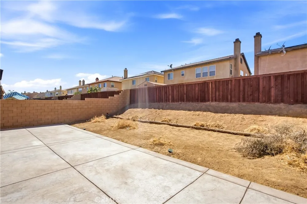 10260 Torrey Court Hesperia, CA 92345