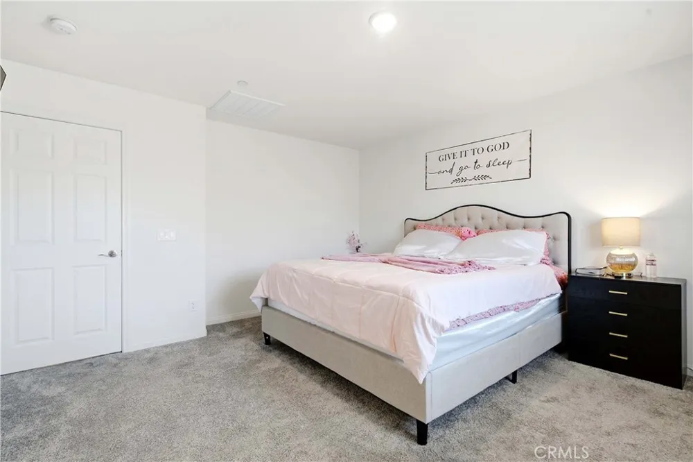 10260 Torrey Court Hesperia, CA 92345