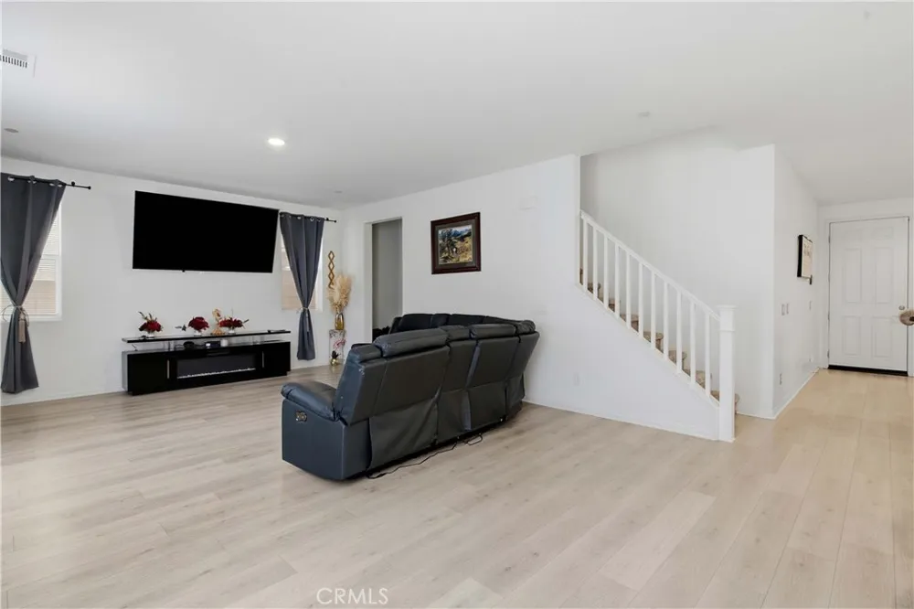 10260 Torrey Court Hesperia, CA 92345
