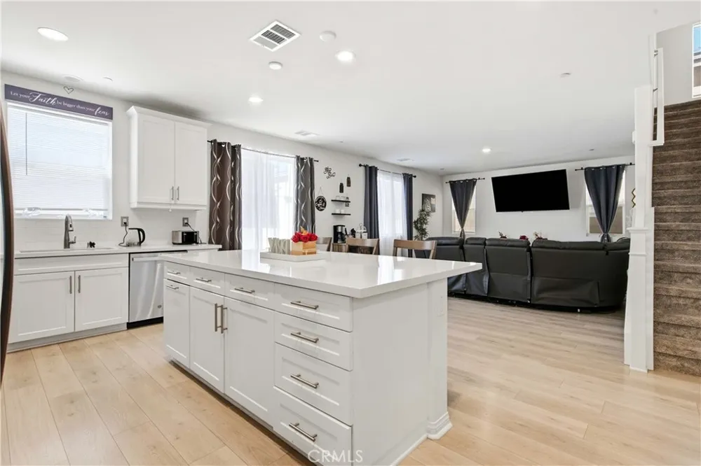 10260 Torrey Court Hesperia, CA 92345