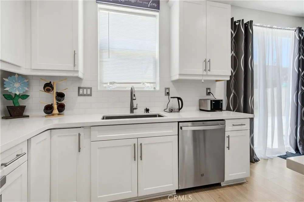 10260 Torrey Court Hesperia, CA 92345