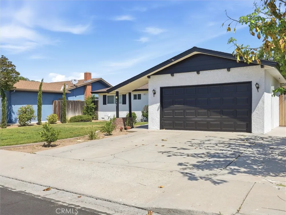 649 W Ashcroft Clovis, CA 93612