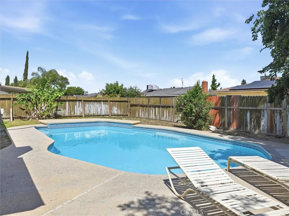 649 W Ashcroft Clovis, CA 93612