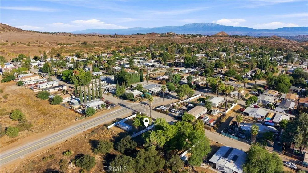 17183 Hidalgo Perris, CA 92570