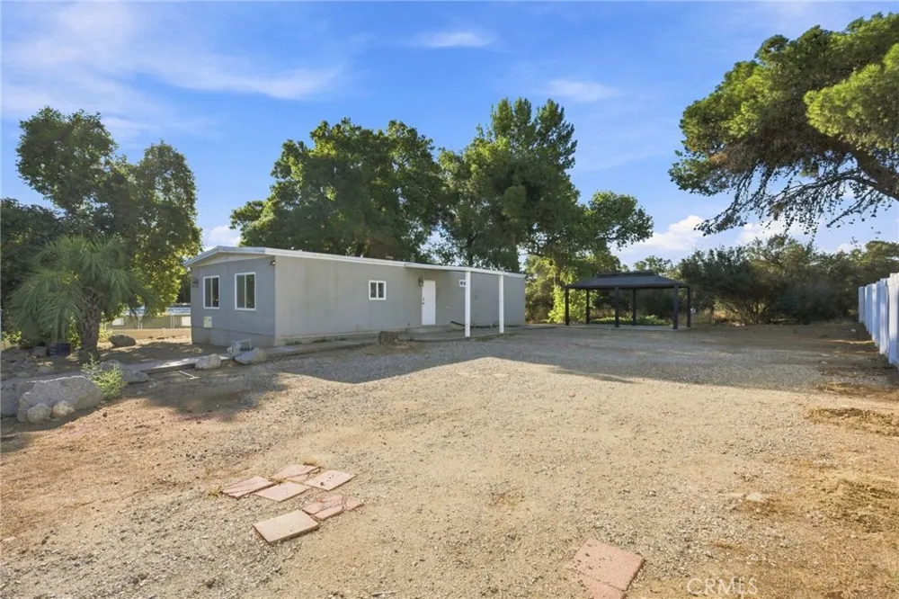17183 Hidalgo Perris, CA 92570