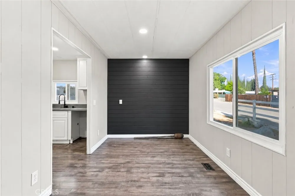 17183 Hidalgo Perris, CA 92570