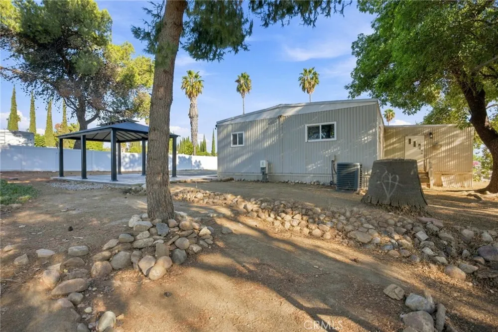17183 Hidalgo Perris, CA 92570