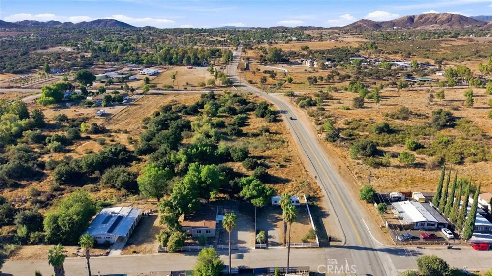 17183 Hidalgo Perris, CA 92570