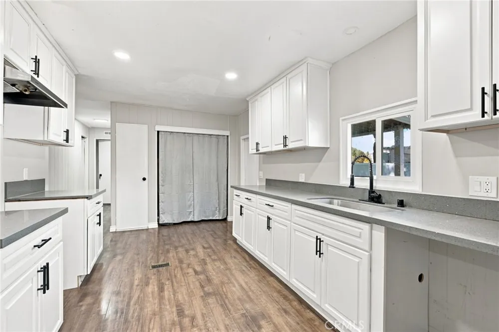 17183 Hidalgo Perris, CA 92570