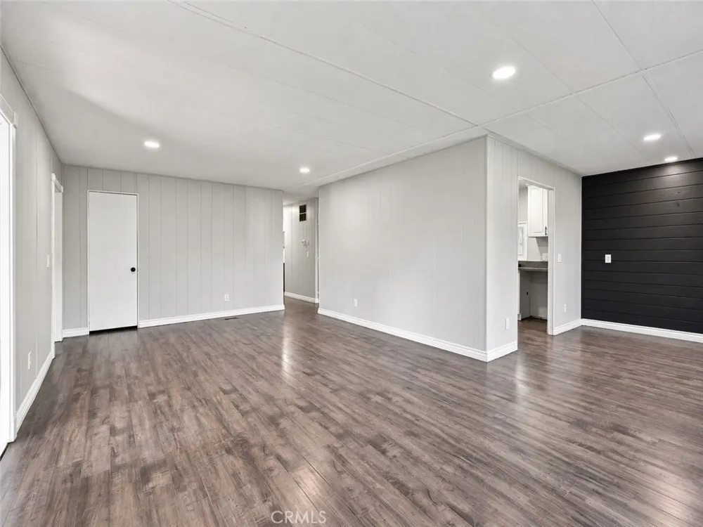 17183 Hidalgo Perris, CA 92570