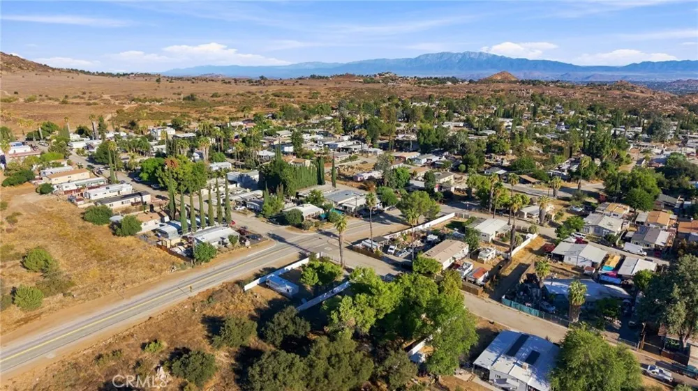 17183 Hidalgo Perris, CA 92570